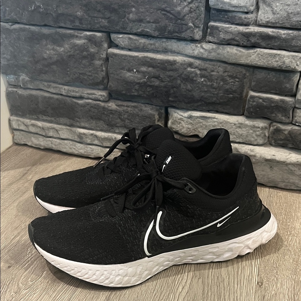Nike Black and White Athletic Sneakers
